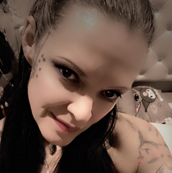 Welcome to my 2nd closet, You will find there's No Judgements or Negativity here - Picture 13 of 17